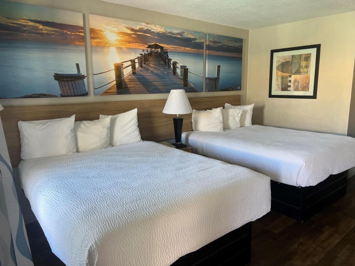 Days Inn By Wyndham St. Petersburg Central Εξωτερικό φωτογραφία
